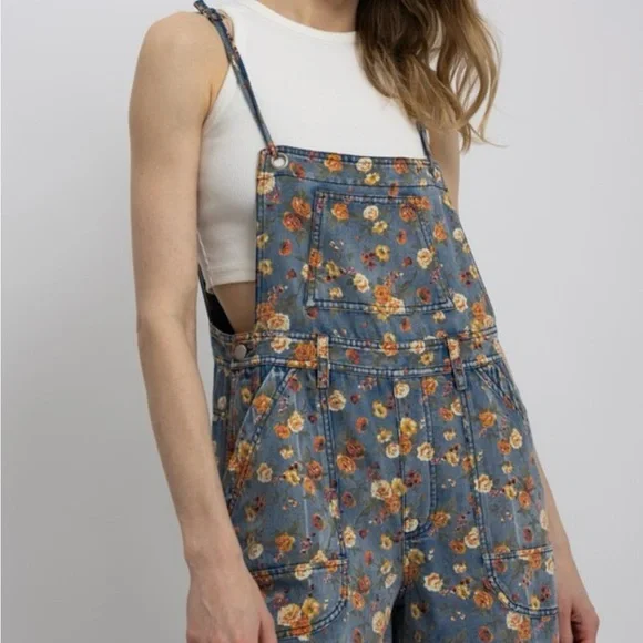 Blue Velvet NWT Overalls. Floral Printed Denim, Wide Leg, Lightweight - Picture 7 of 10